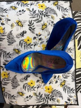Royal Blue Velvet Pointed Toe Pumps